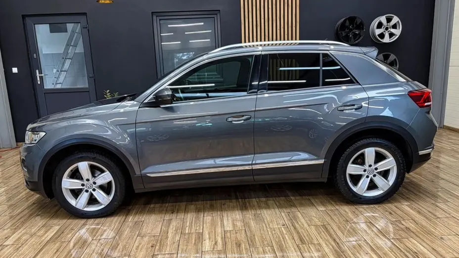 VOLKSWAGEN T-ROC -