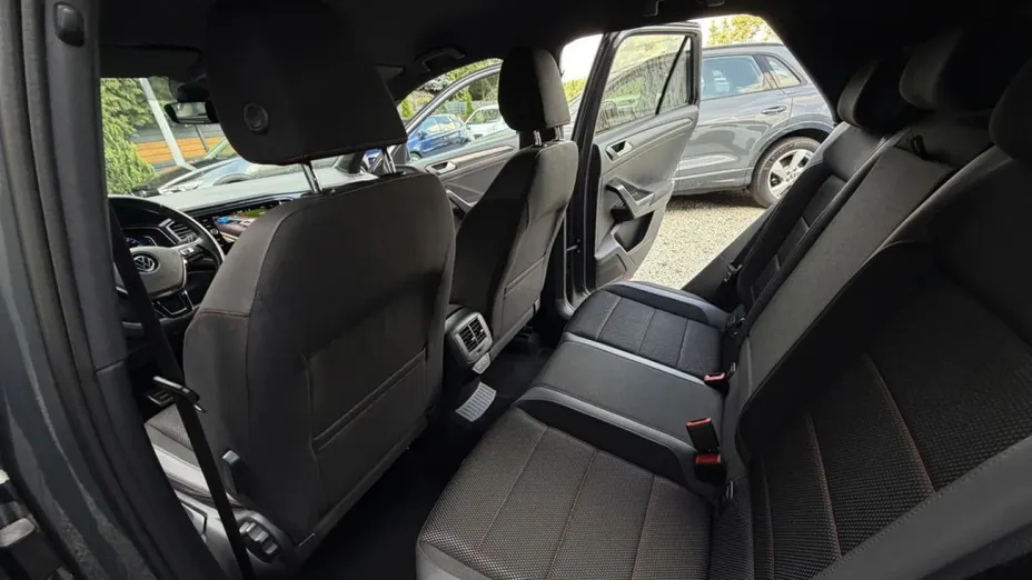 VOLKSWAGEN T-ROC -