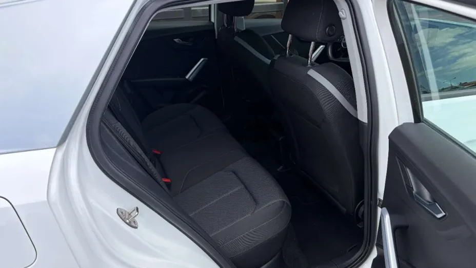 AUDI Q2 -
