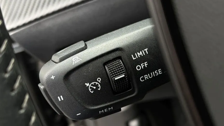 PEUGEOT 2008 -