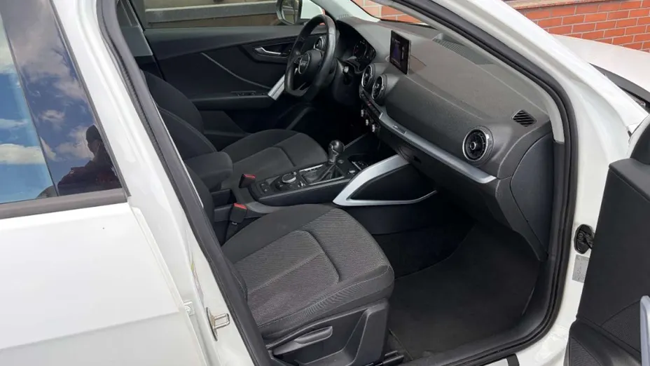 AUDI Q2 -