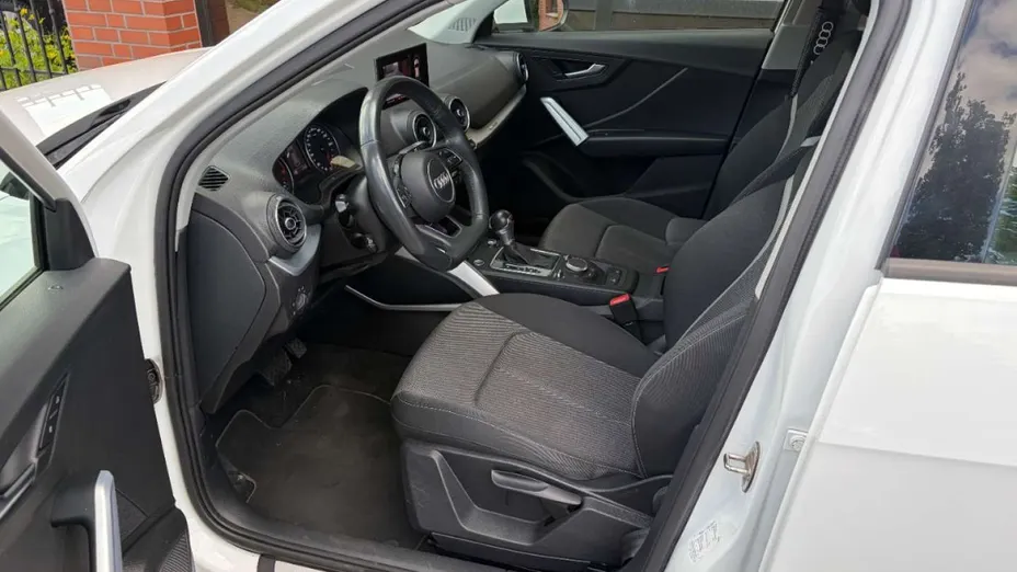 AUDI Q2 -