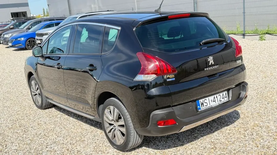 PEUGEOT 3008 -