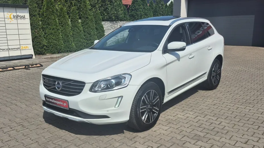 VOLVO XC60 -