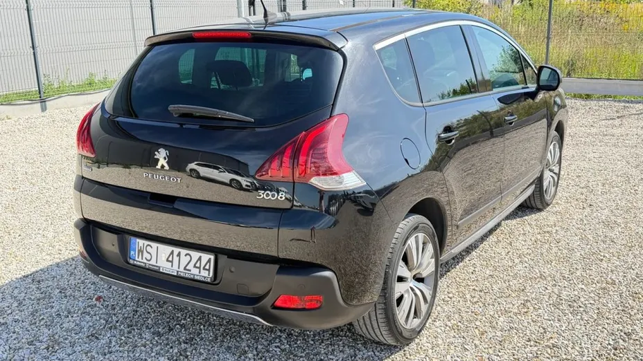 PEUGEOT 3008 -