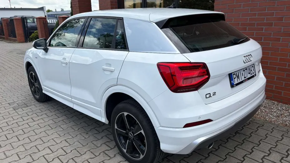 AUDI Q2 -