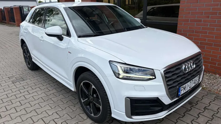 AUDI Q2 -