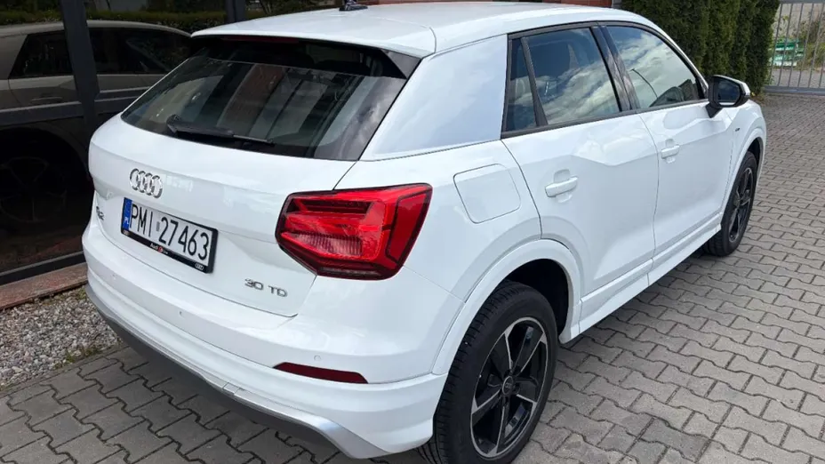 AUDI Q2 -