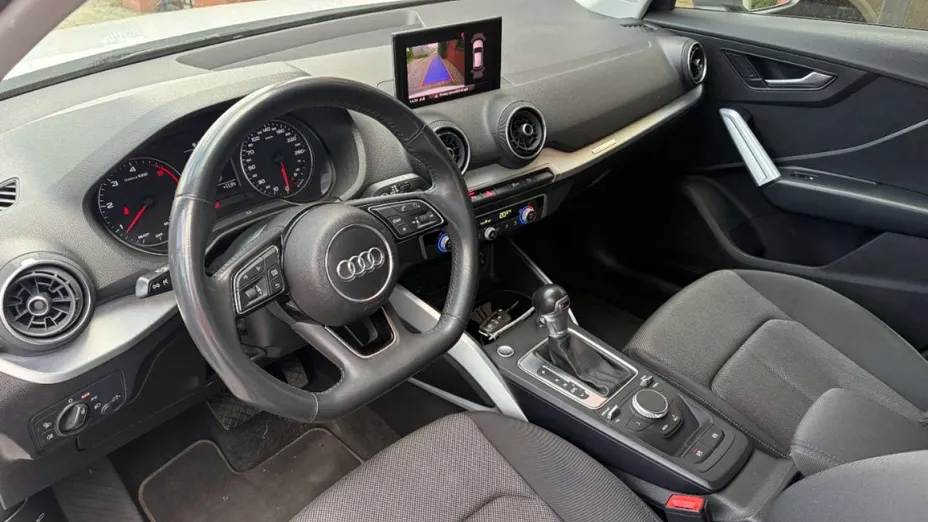 AUDI Q2 -