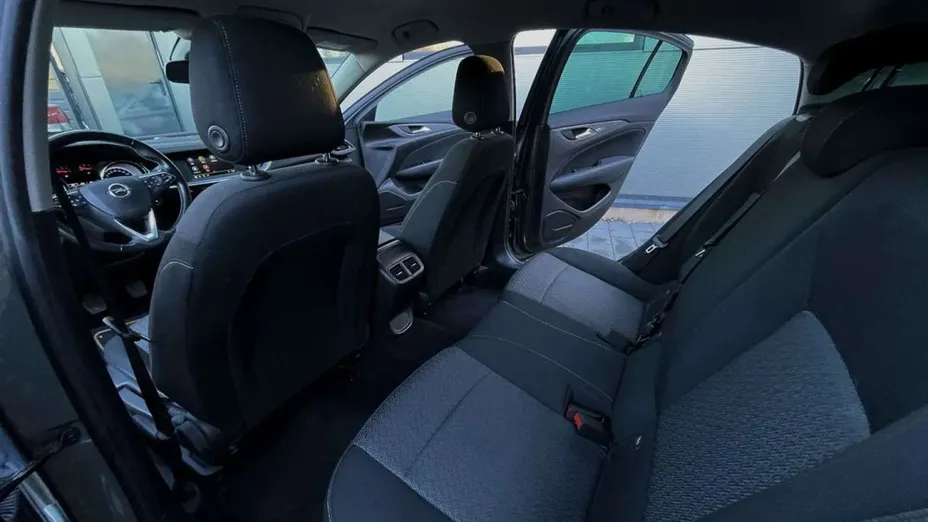 OPEL Insignia -
