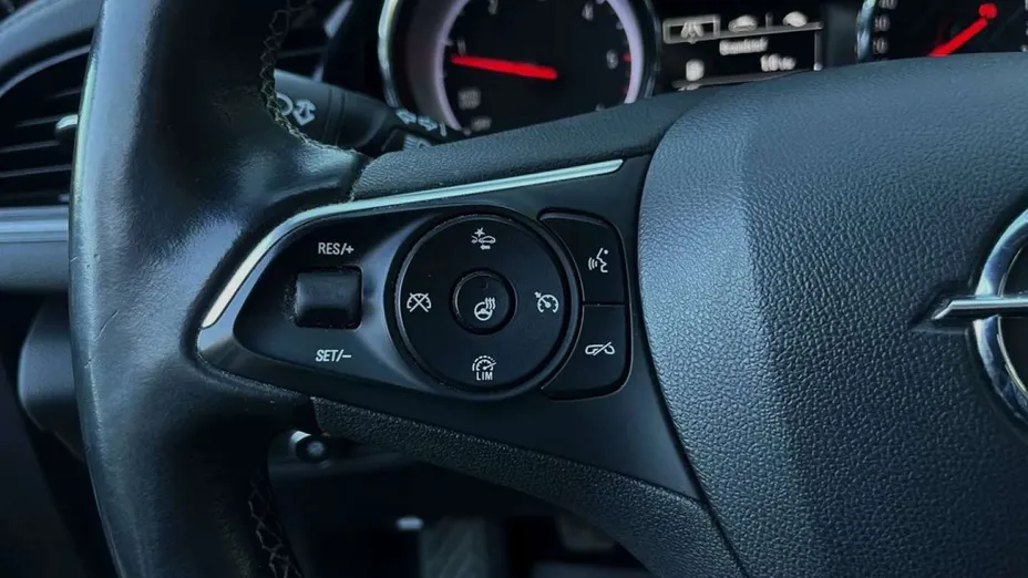 OPEL Insignia -