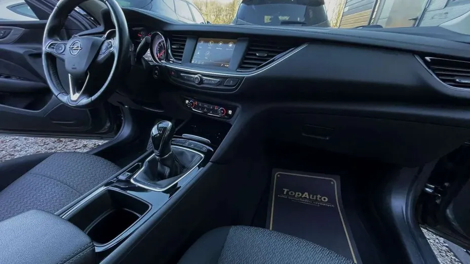 OPEL Insignia -
