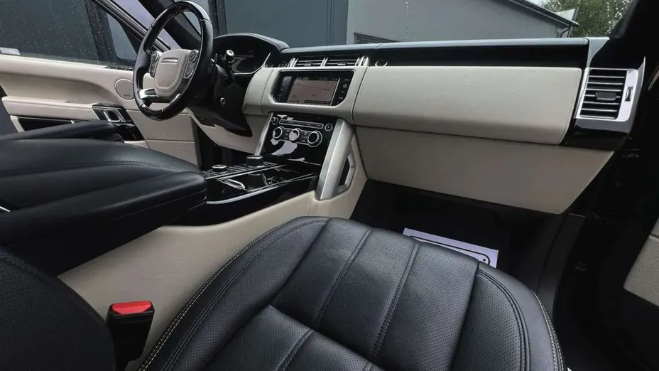 LAND ROVER Range Rover -
