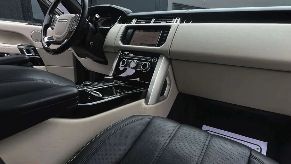 LAND ROVER Range Rover -