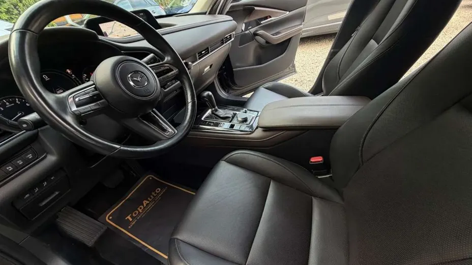 MAZDA CX-30 -