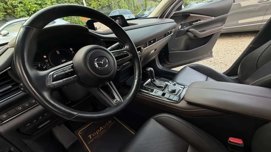 MAZDA CX-30 -