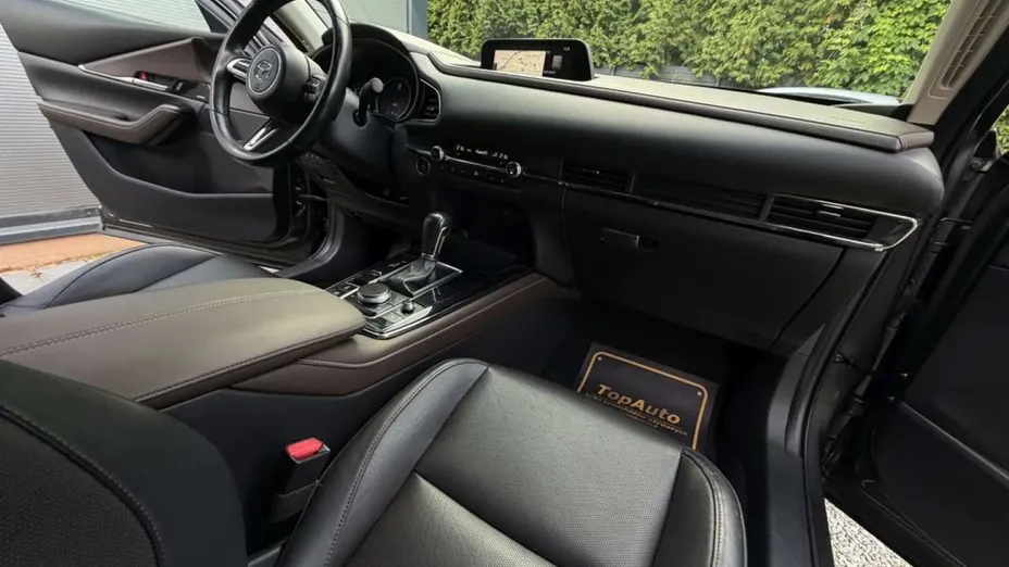 MAZDA CX-30 -