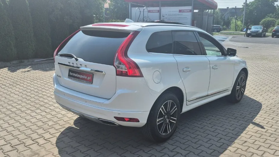 VOLVO XC60 -