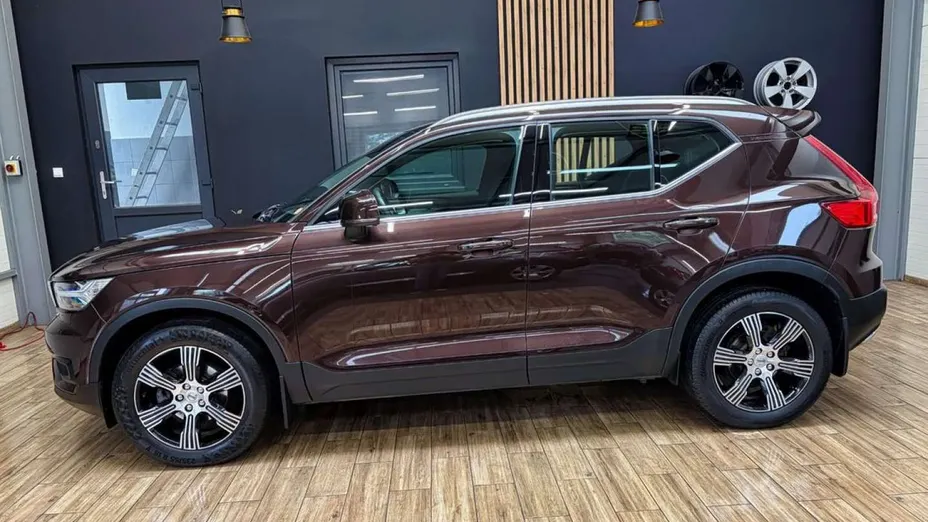 VOLVO XC40 -