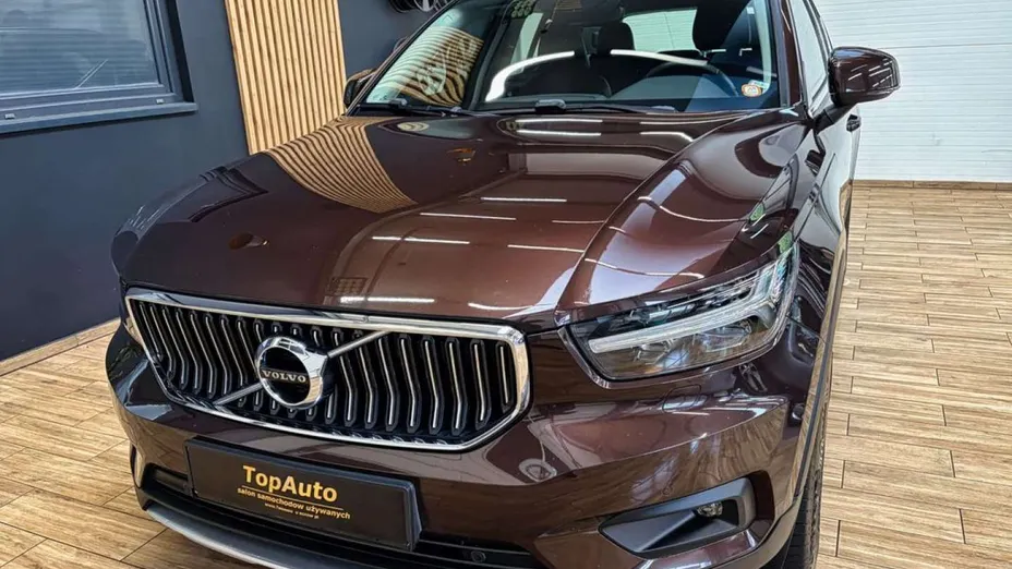 VOLVO XC40 -