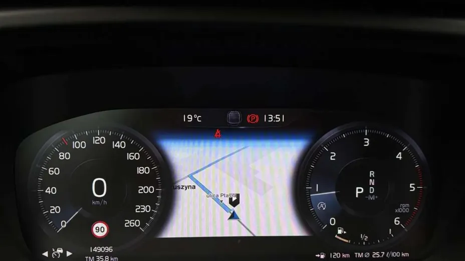 VOLVO XC40 -