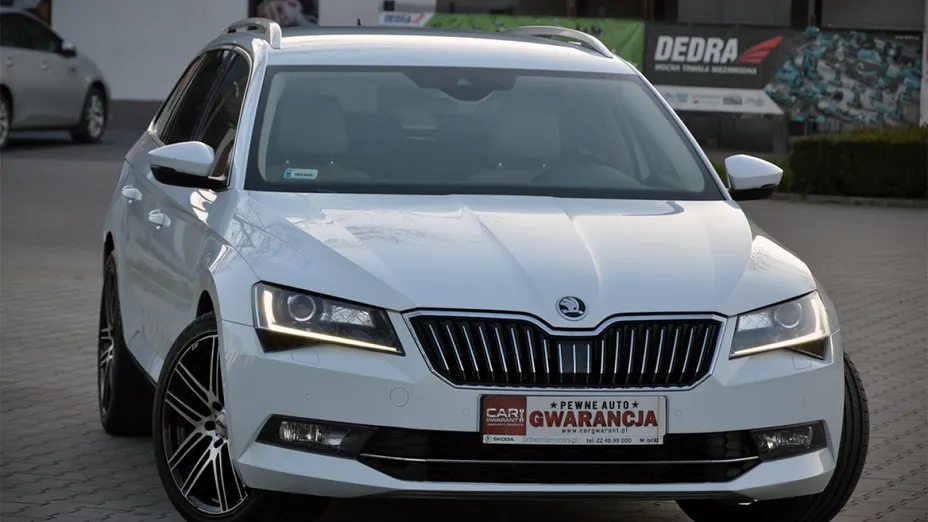 SKODA Superb -