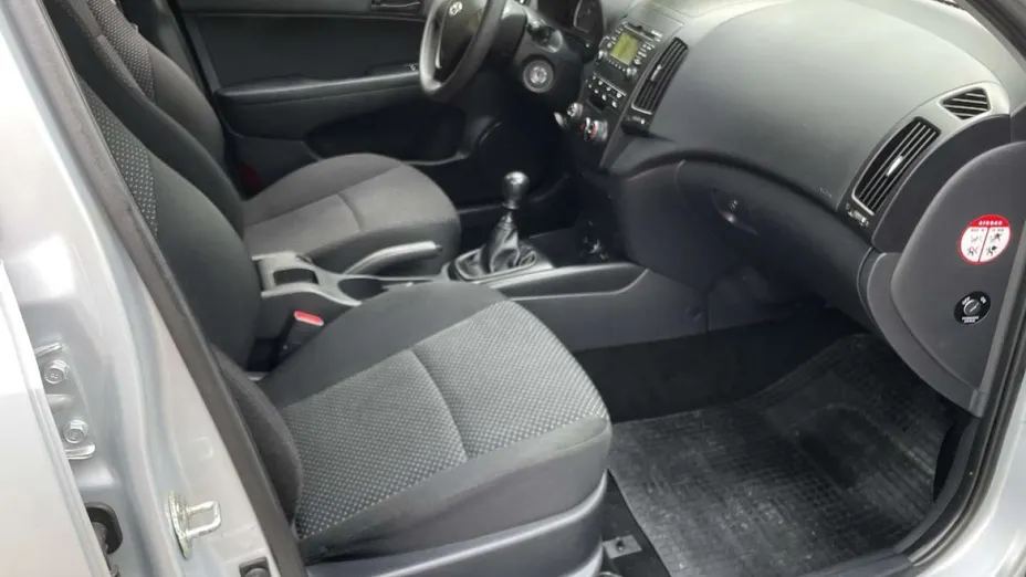 HYUNDAI i30 -