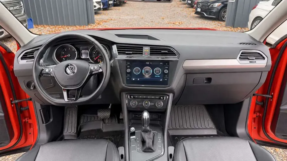 VOLKSWAGEN Tiguan Allspace -