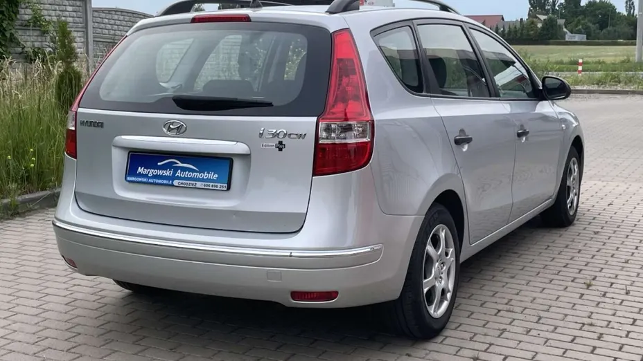 HYUNDAI i30 -
