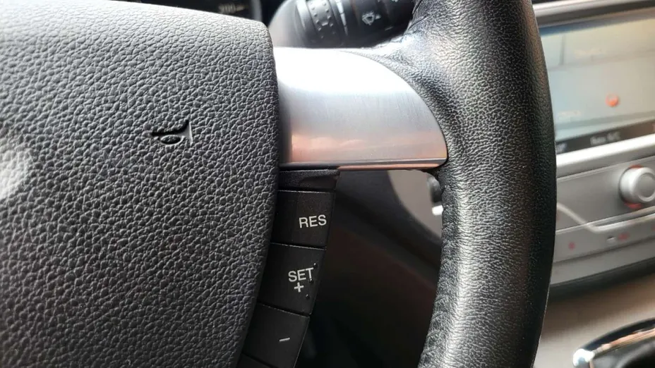 FORD Kuga -