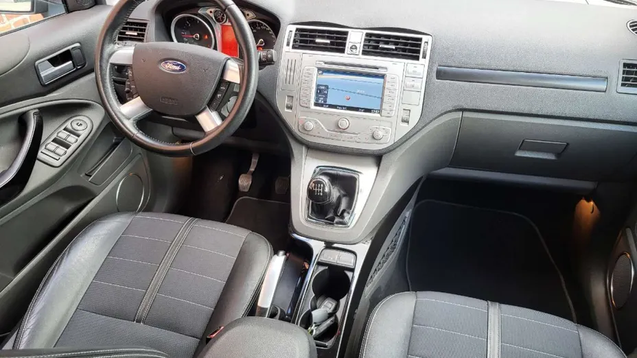 FORD Kuga -