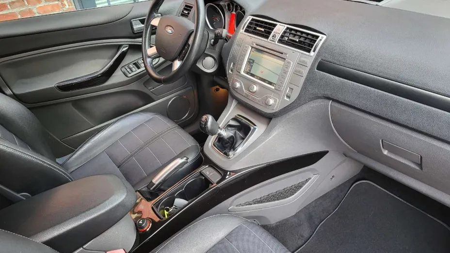FORD Kuga -