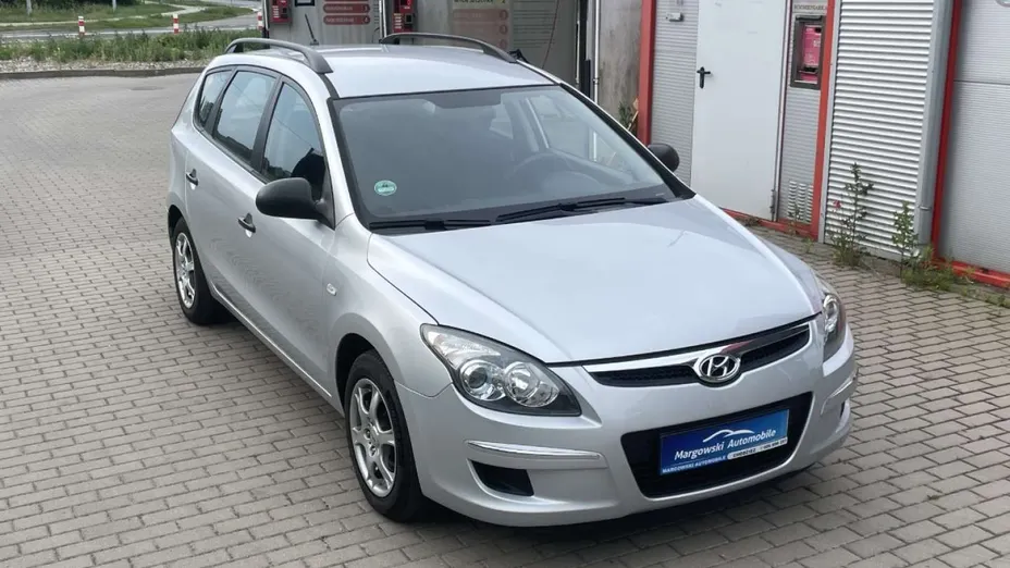 HYUNDAI i30 -