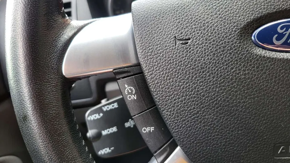FORD Kuga -