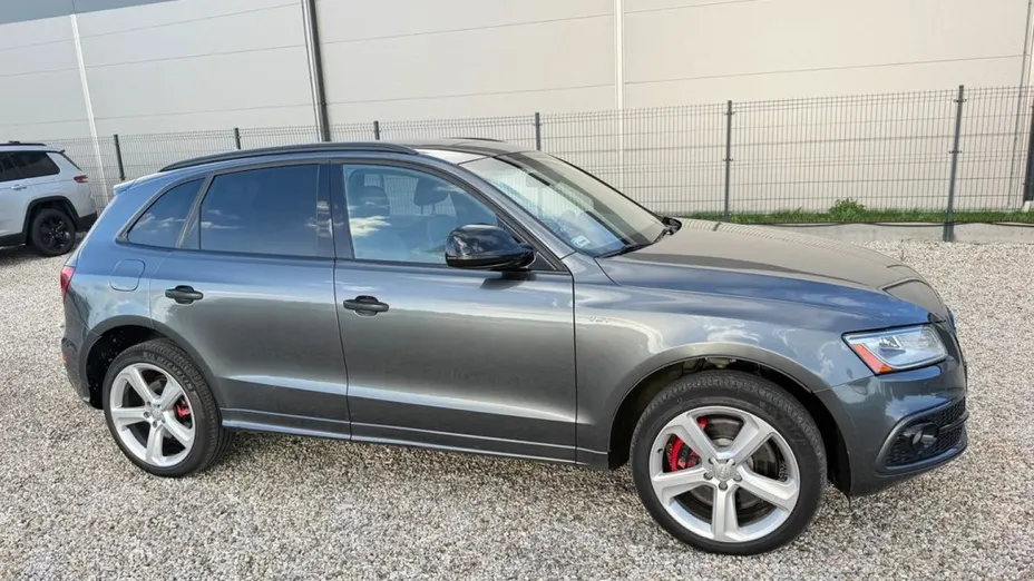 AUDI SQ5 -