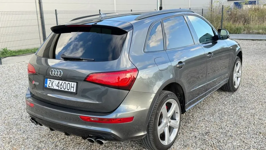 AUDI SQ5 -