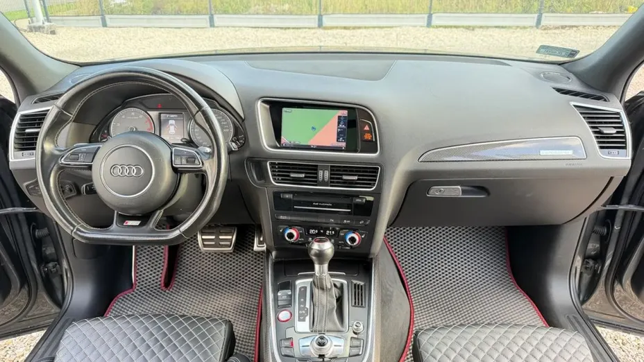 AUDI SQ5 -