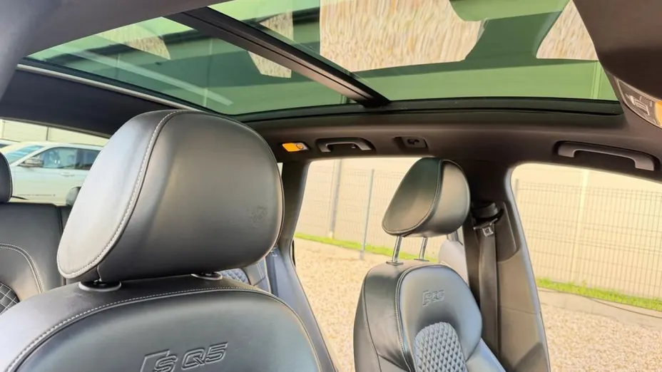 AUDI SQ5 -