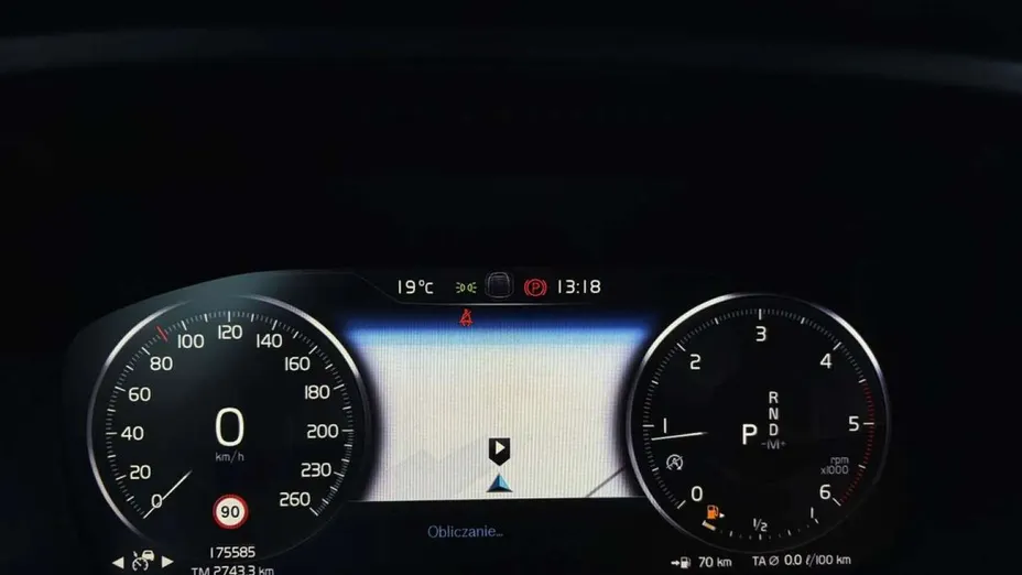 VOLVO XC40 -