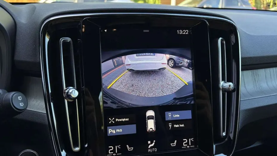 VOLVO XC40 -