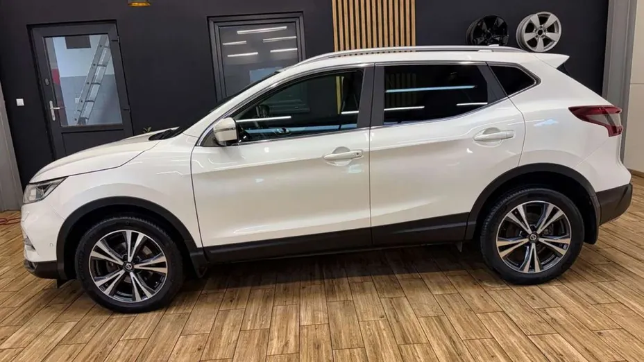 NISSAN Qashqai -