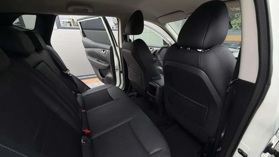 NISSAN Qashqai -