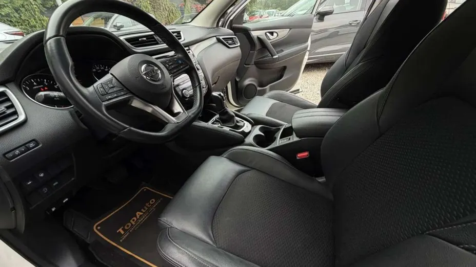 NISSAN Qashqai -
