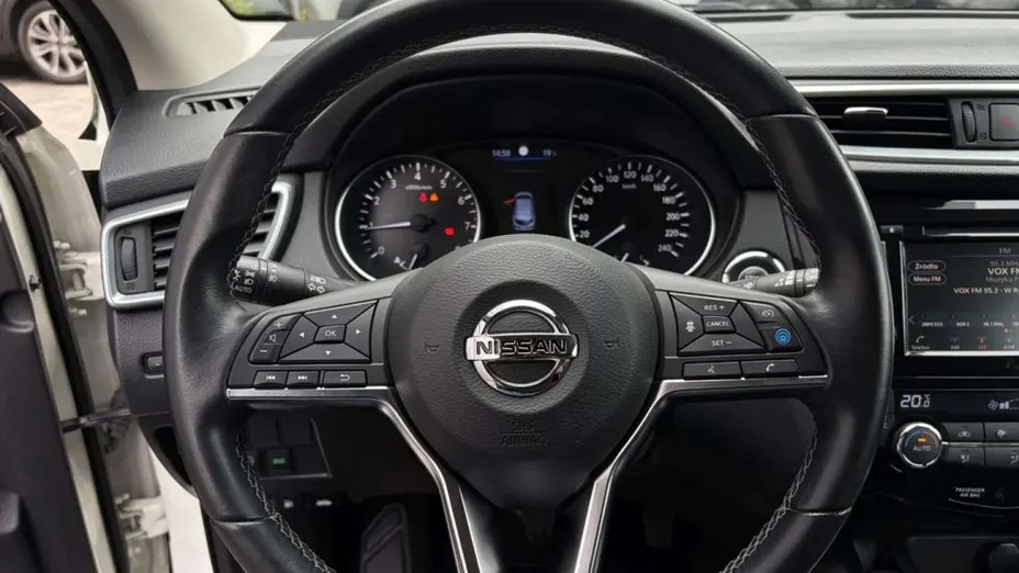 NISSAN Qashqai -