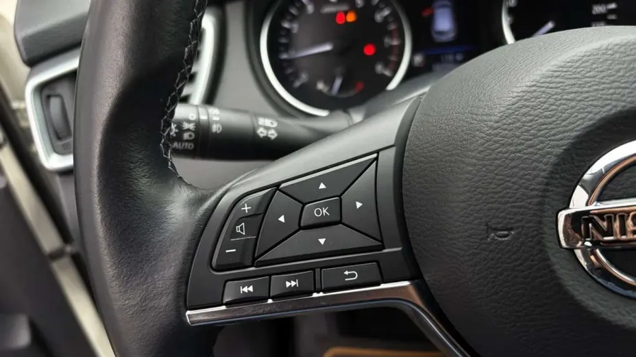 NISSAN Qashqai -