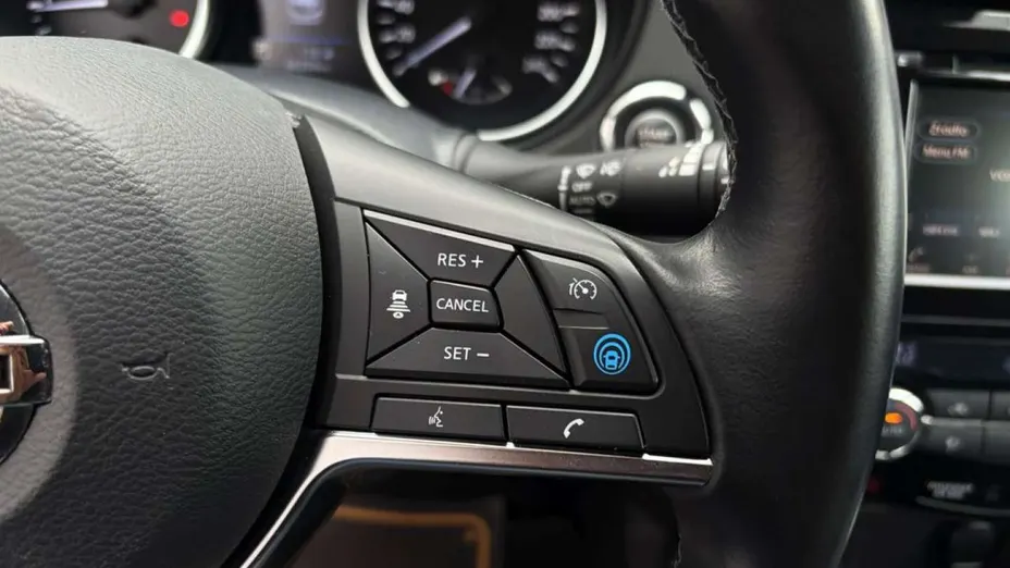 NISSAN Qashqai -
