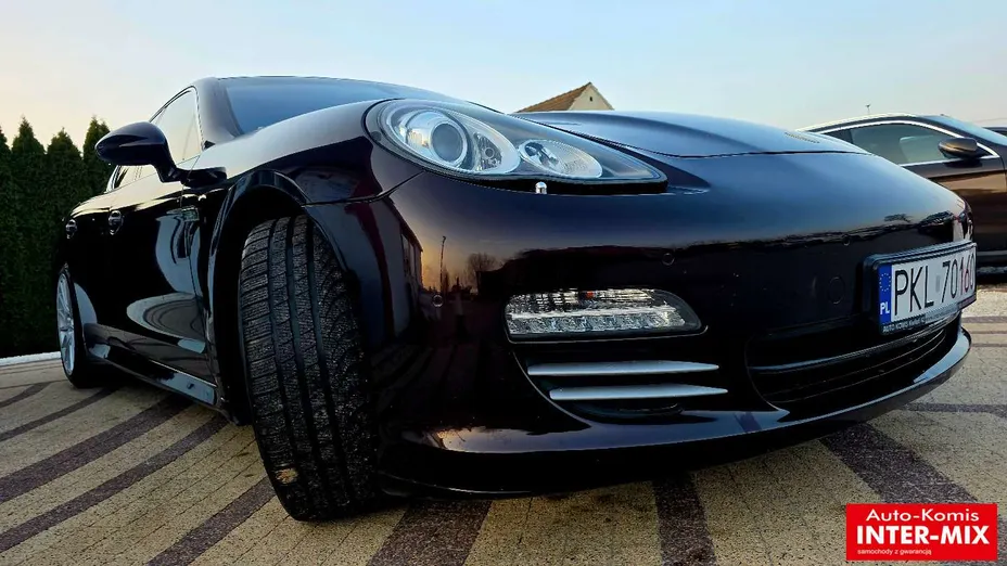 PORSCHE Panamera -