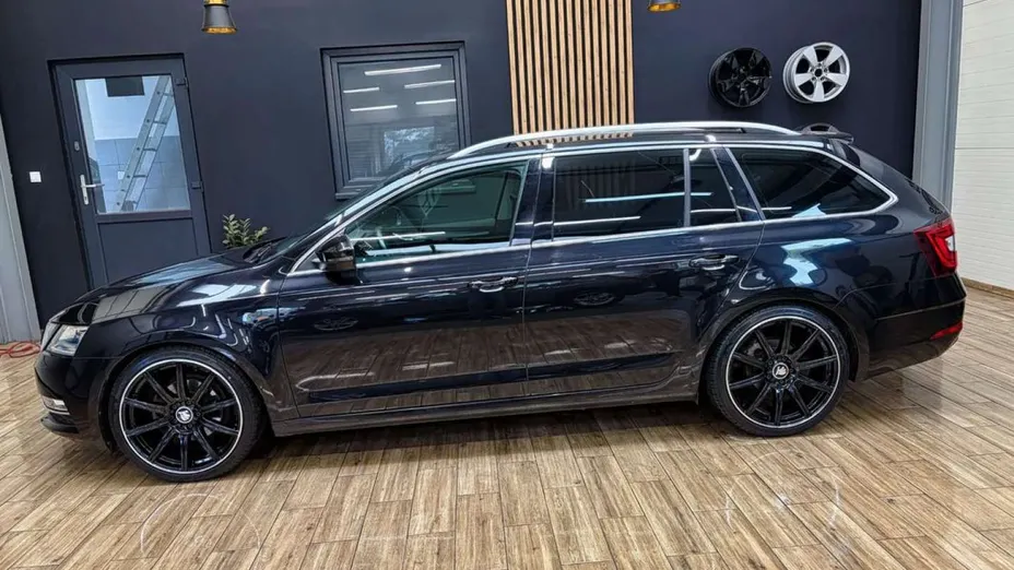 SKODA Octavia -
