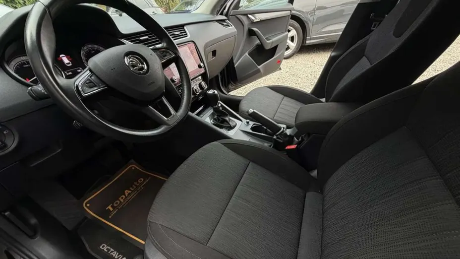 SKODA Octavia -