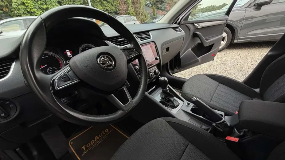 SKODA Octavia -